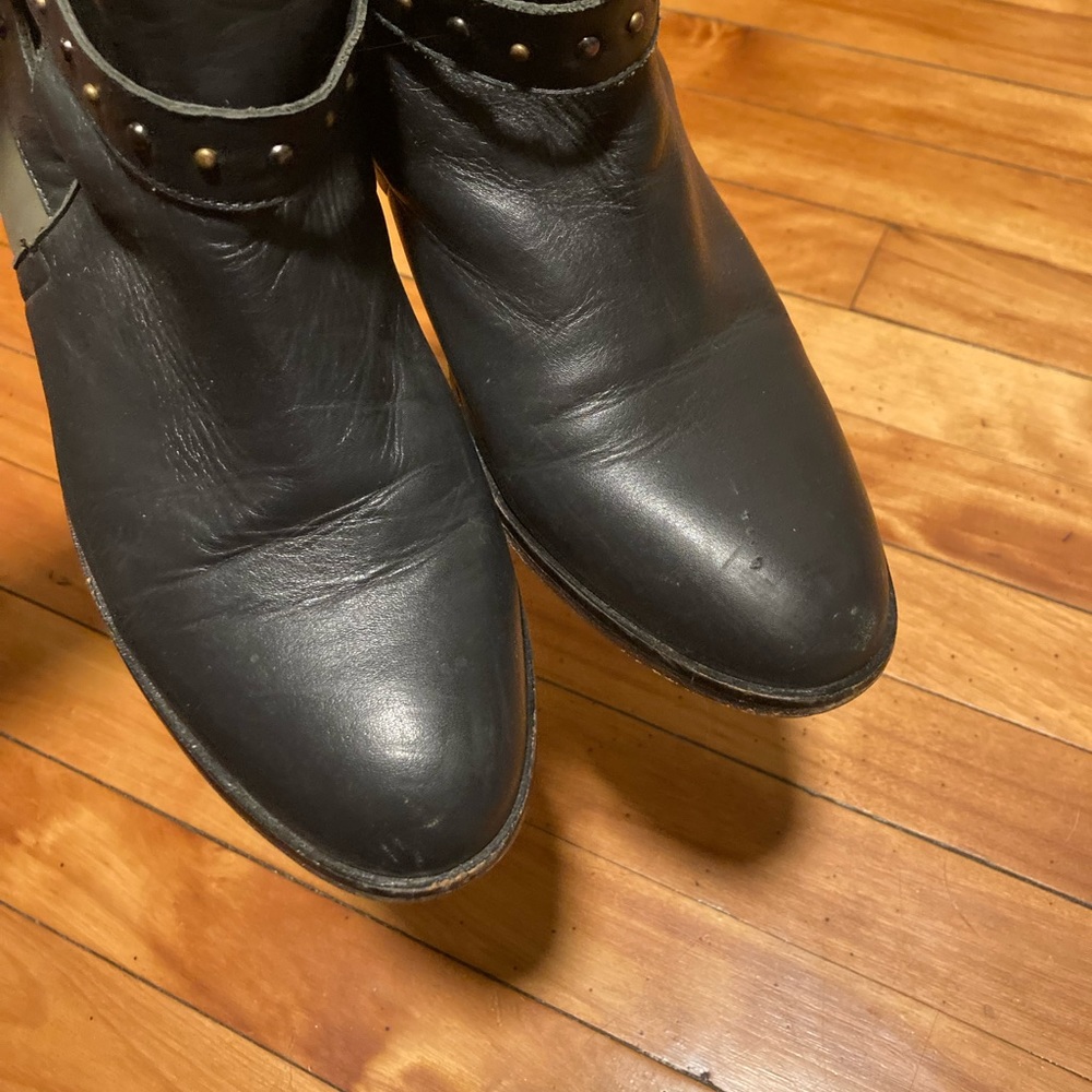 Bolero style two tone booties - Picture 4 of 8